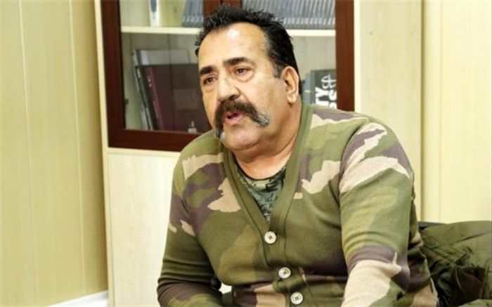 یک جام به فرهاد مجیدی بدهید سکته نکند