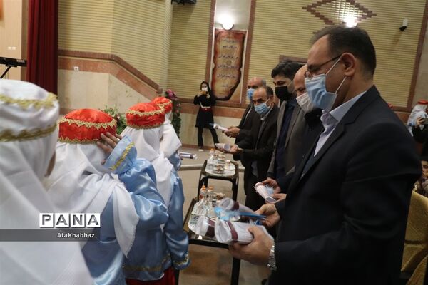 تجلیل از فعالان تربیتی فرهنگی ناحیه پنج تبریز