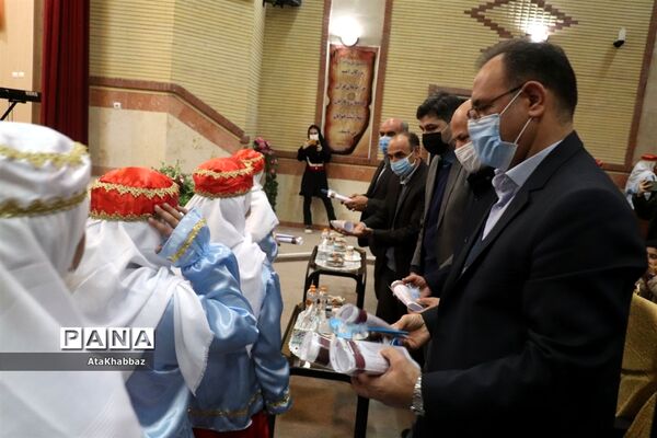 تجلیل از فعالان تربیتی فرهنگی ناحیه پنج تبریز