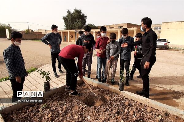 آیین روز درختکاری در مدارس عشایری استان خوزستان