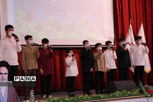 تجلیل از طلیعه‌داران حوزه پرورشی در منطقه ۱۷