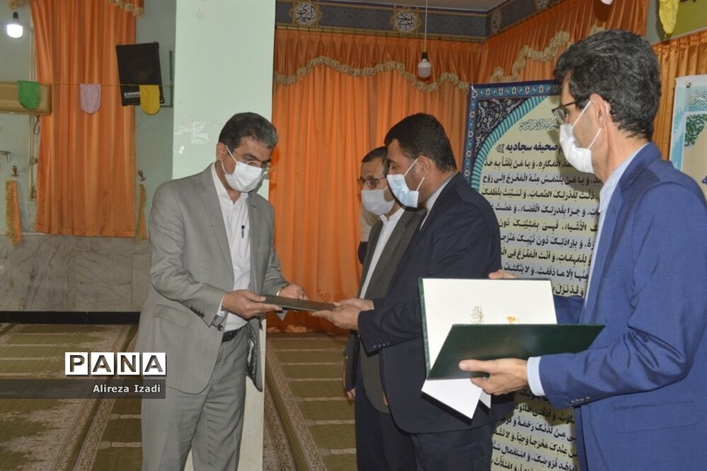 تجلیل از جانبازان فرهنگی دفاع مقدس در اداره کل آموزش و پرورش استان بوشهر