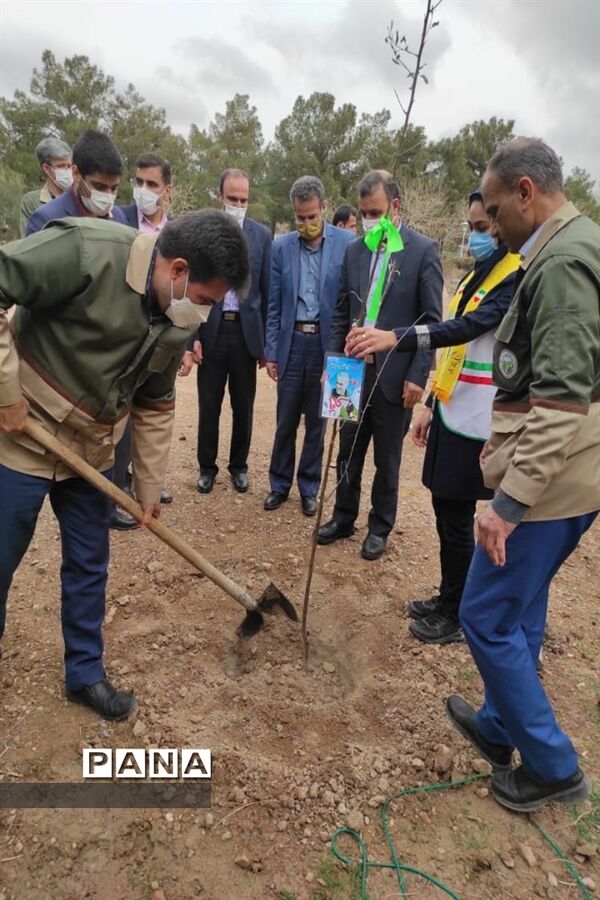 روز درختکاری در اصفهان