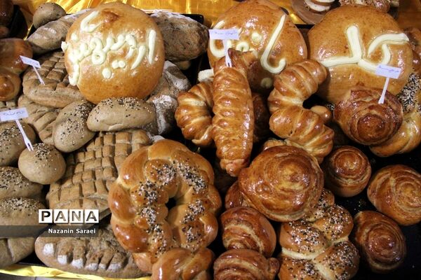 نمایشگاه شیرینی، کیک، شکلات و دسرهای خانگی در اسلامشهر