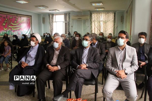 برگزاری یادواره شهدا در دبیرستان فرزانگان دکتر عادلی