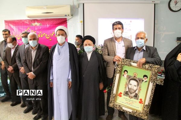 برگزاری یادواره شهدا در دبیرستان فرزانگان دکتر عادلی