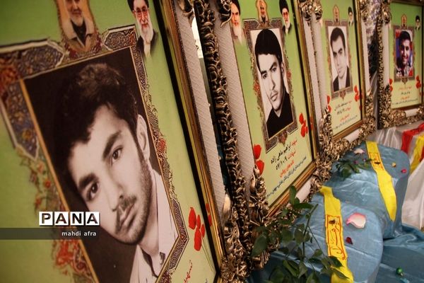 برگزاری یادواره شهدا در دبیرستان فرزانگان دکتر عادلی