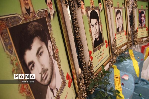 برگزاری یادواره شهدا در دبیرستان فرزانگان دکتر عادلی