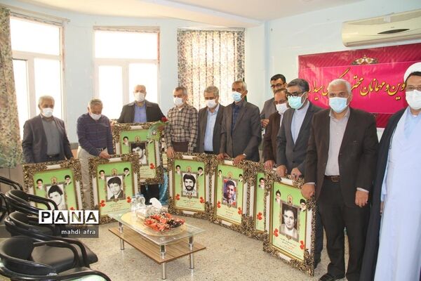 برگزاری یادواره شهدا در دبیرستان فرزانگان دکتر عادلی