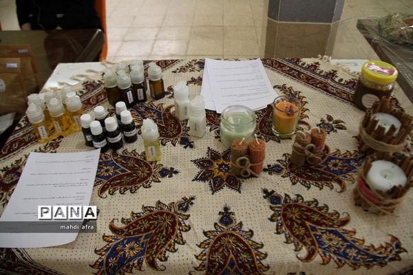 نمایشگاه خانواده ایرانی، تولیدات ایرانی در هنرستان فرزانگان شهرستان بهبهان