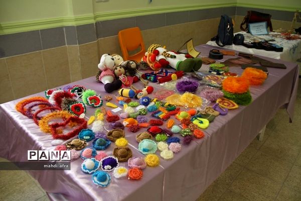 نمایشگاه خانواده ایرانی، تولیدات ایرانی در هنرستان فرزانگان شهرستان بهبهان