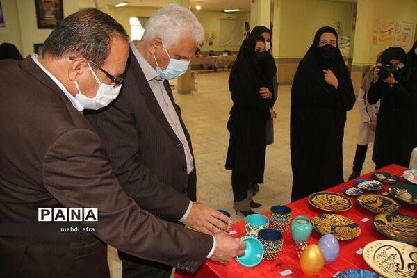 نمایشگاه خانواده ایرانی، تولیدات ایرانی در هنرستان فرزانگان شهرستان بهبهان