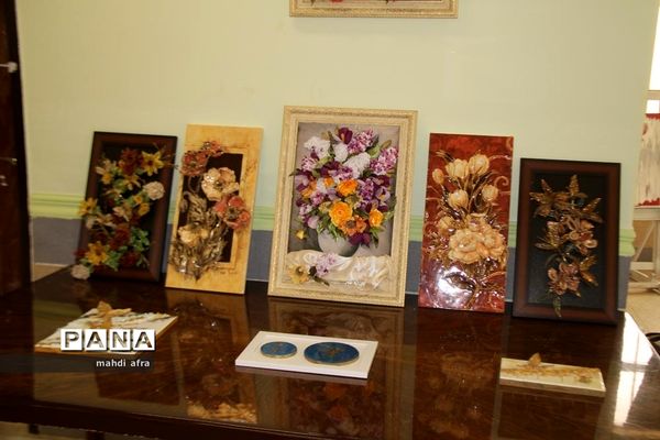 نمایشگاه خانواده ایرانی، تولیدات ایرانی در هنرستان فرزانگان شهرستان بهبهان