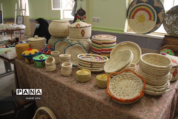 نمایشگاه خانواده ایرانی، تولیدات ایرانی در هنرستان فرزانگان شهرستان بهبهان