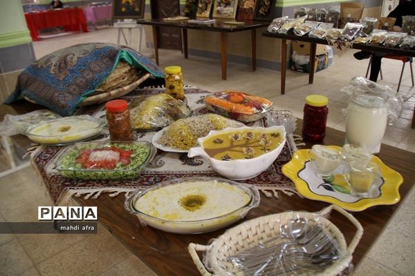 نمایشگاه خانواده ایرانی، تولیدات ایرانی در هنرستان فرزانگان شهرستان بهبهان