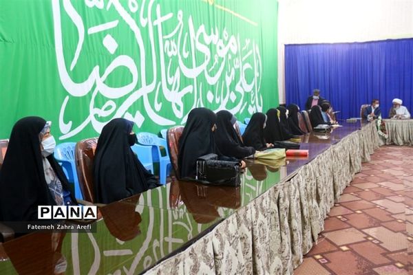 تقدیر امام جمعه شهرستان زابل از برگزیدگان جشنواره یاوران انقلاب