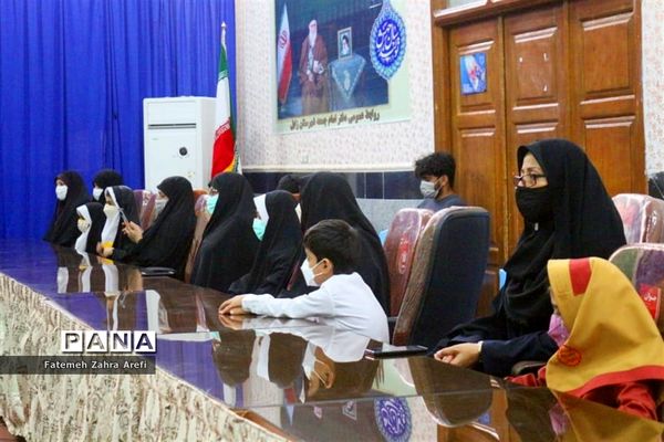 تقدیر امام جمعه شهرستان زابل از برگزیدگان جشنواره یاوران انقلاب