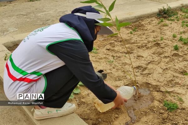 آیین روز درختکاری در مدارس امیدیه