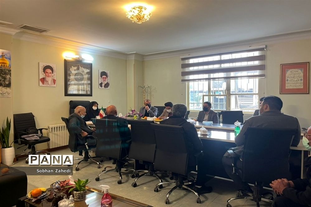 برگزاری جلسه همکاری بین آموزش و پرورش و شهرداری در رودهن