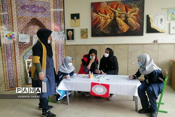 برگزاری نمایشگاه فرهنگی هنری در دبستان دخترانه نرگس پردیس