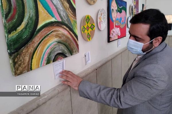 برگزاری نمایشگاه فرهنگی هنری در دبستان دخترانه نرگس پردیس