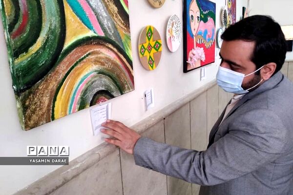 برگزاری نمایشگاه فرهنگی هنری در دبستان دخترانه نرگس پردیس