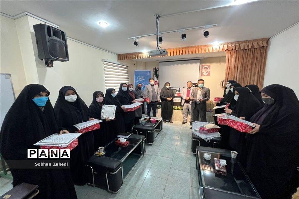 مراسم سپاس مربی در آموزش و پرورش رودهن