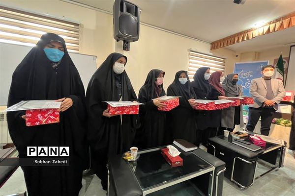 مراسم سپاس مربی در آموزش و پرورش رودهن