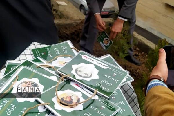 برگزاری پویش ایران سرسبز با  کاشت هر درخت به نام یک شهید در رودهن