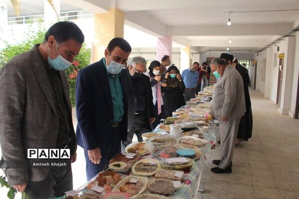 نمایشگاه آثار هنری دانش‌آموزان در بوشهر