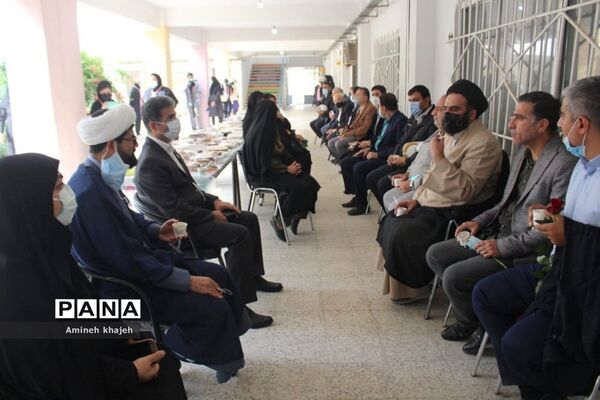 نمایشگاه آثار هنری دانش‌آموزان در بوشهر