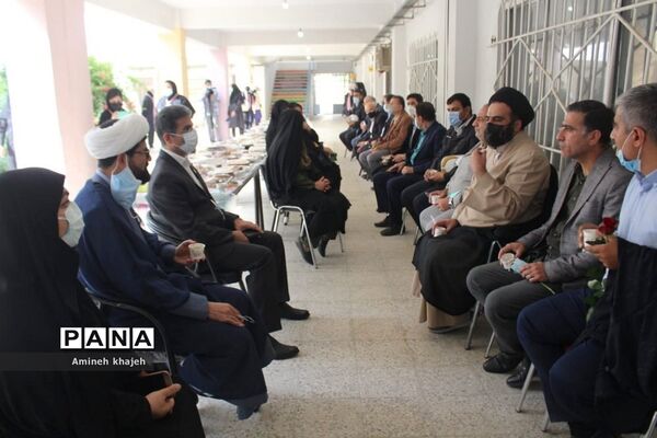 نمایشگاه آثار هنری دانش‌آموزان در بوشهر