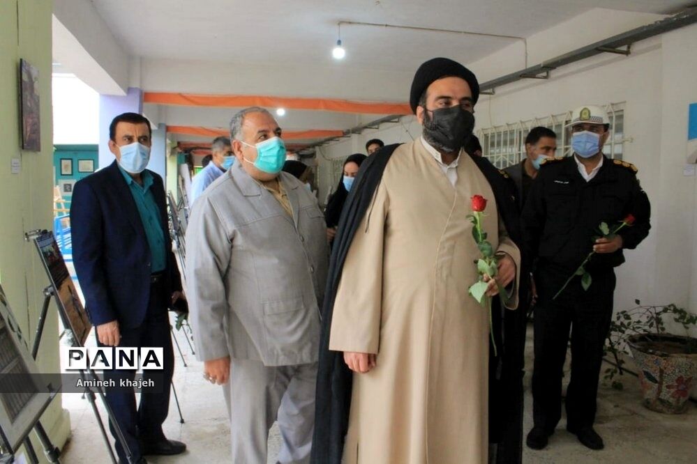 نمایشگاه آثار هنری دانش‌آموزان در بوشهر