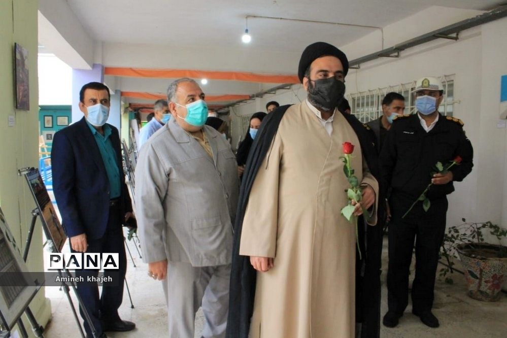 نمایشگاه آثار هنری دانش‌آموزان در بوشهر