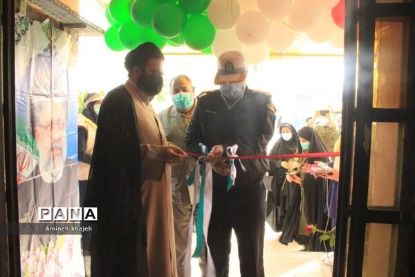 نمایشگاه آثار هنری دانش‌آموزان در بوشهر