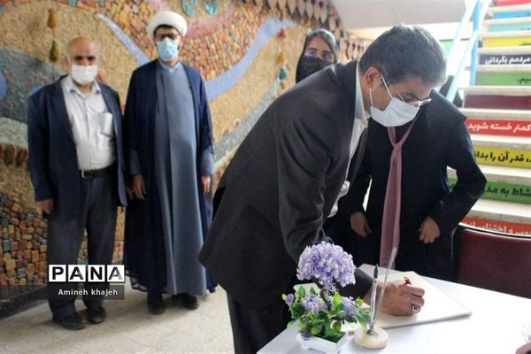 نمایشگاه آثار هنری دانش‌آموزان در بوشهر