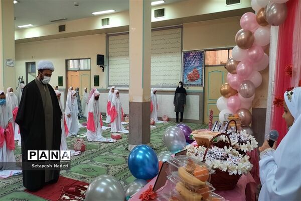 جشن تکلیف دانش‌آموزان دختر دبستان کودک مسلمان قرچک