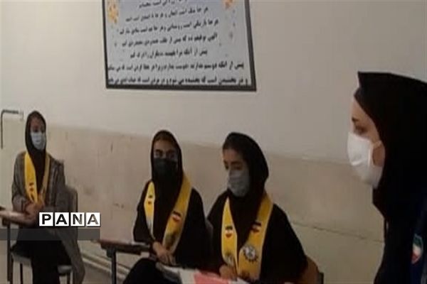 برگزاری مسابقات مناظره دانش‌آموزی شهرستان سمیرم اصفهان