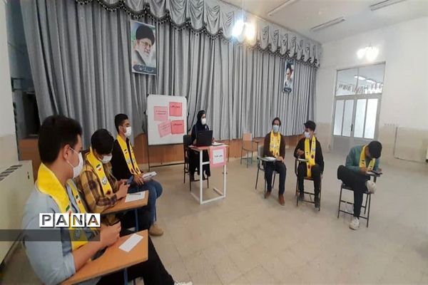 برگزاری مسابقات مناظره دانش‌آموزی شهرستان سمیرم اصفهان