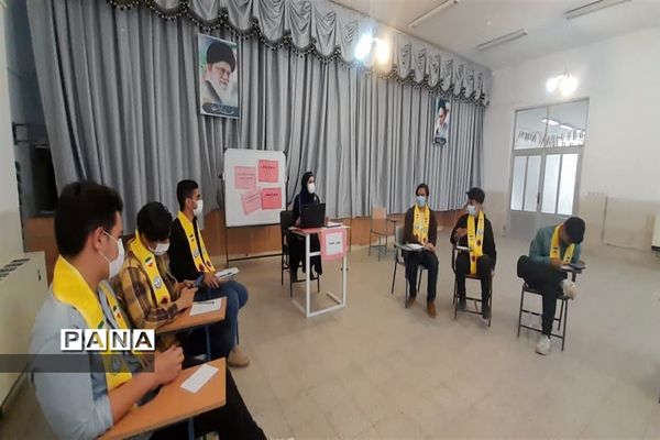 برگزاری مسابقات مناظره دانش‌آموزی شهرستان سمیرم اصفهان