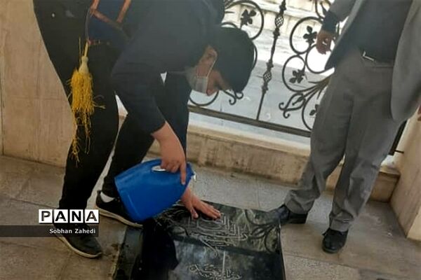 کاشت درخت به نیابت از شهیدان در رودهن