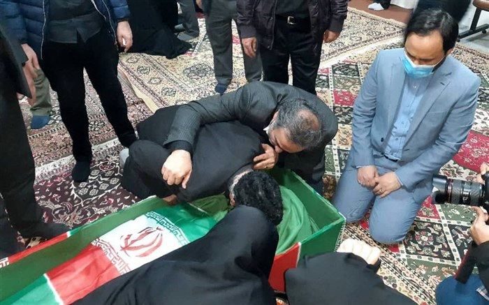 حضور‌ سخنگوی دولت در مراسم وداع با شهدای جنایت اخیر رژیم صهیونیستی