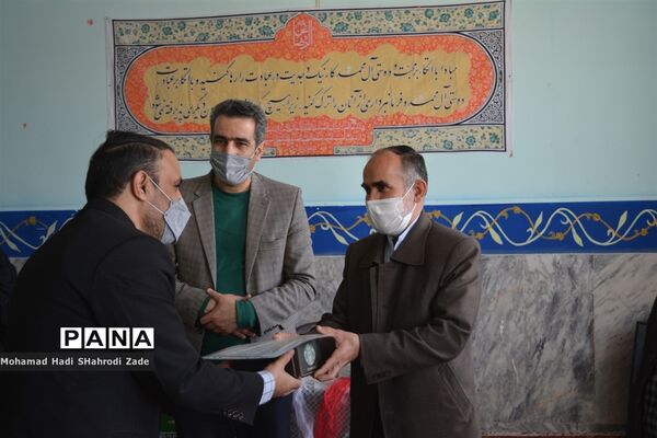 مراسم تقدیر از همکاران حوزه پرورشی مدارس و اداره ناحیه یک مشهد مقدس