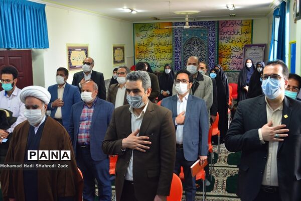 مراسم تقدیر از همکاران حوزه پرورشی مدارس و اداره ناحیه یک مشهد مقدس