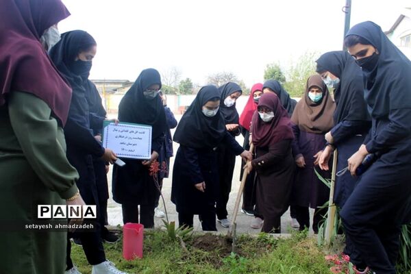 مشارکت دانش‌آموزان گلوگاهی در هفته منابع طبیعی