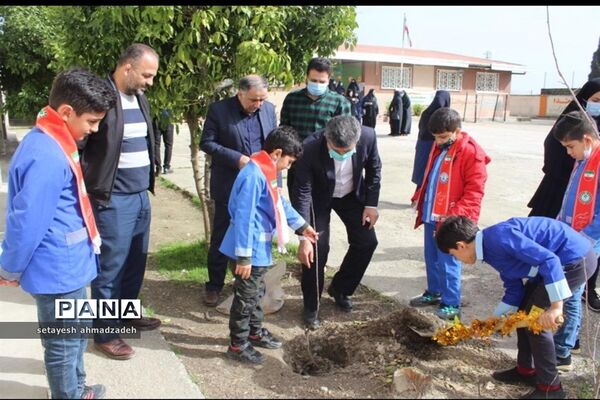 مشارکت دانش‌آموزان گلوگاهی در هفته منابع طبیعی