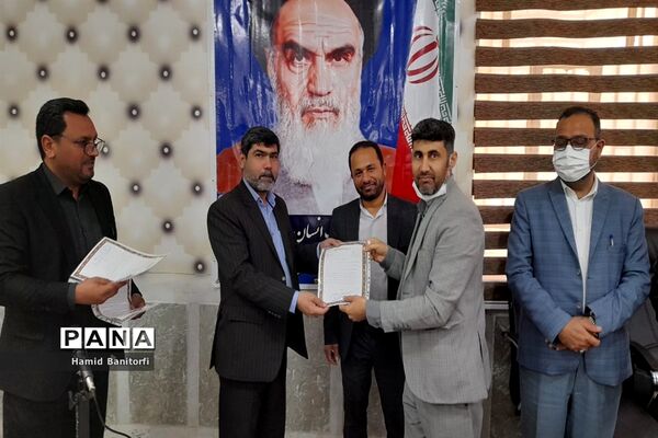 تقدیر از کارکنان اداره آموزش و پرورش حمیدیه
