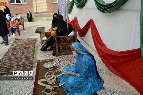 نمایشگاه دستاوردهای معاونت پرورشی و فرهنگی آموزش و پرورش استان بوشهر