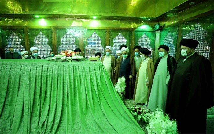 مسئولان در مسیر گره‌گشایی از کار و مشکلات مردم گام بردارند