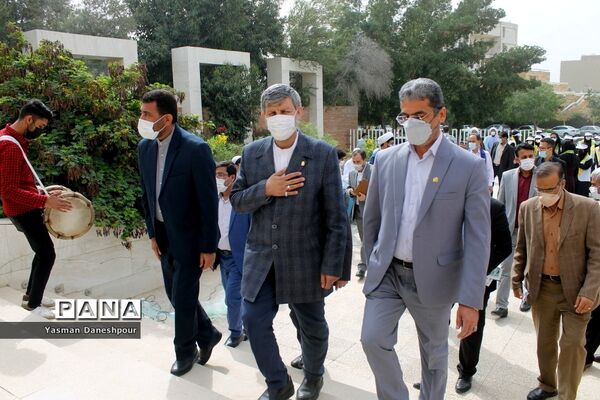 همایش تجلیل از طلایه داران تربیت در بوشهر